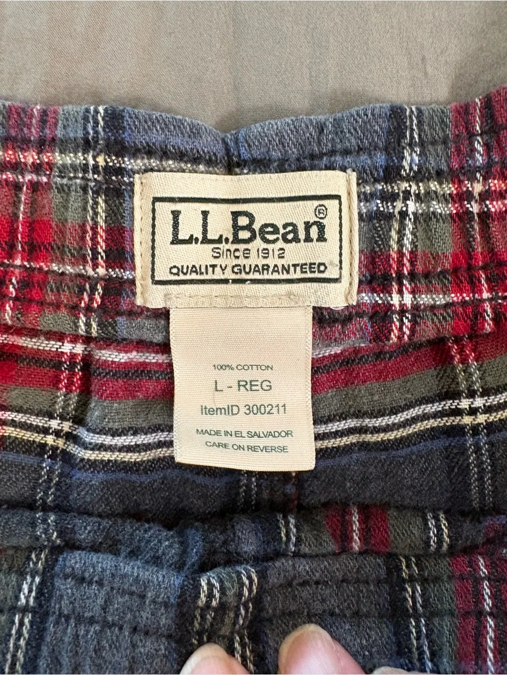 L.L. Bean Scotch Plaid Flannel Boxers Sleep Shorts in Gray Stewart. Size Large.